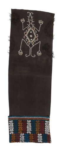 Tube skirt decorated with beads and nassa shells