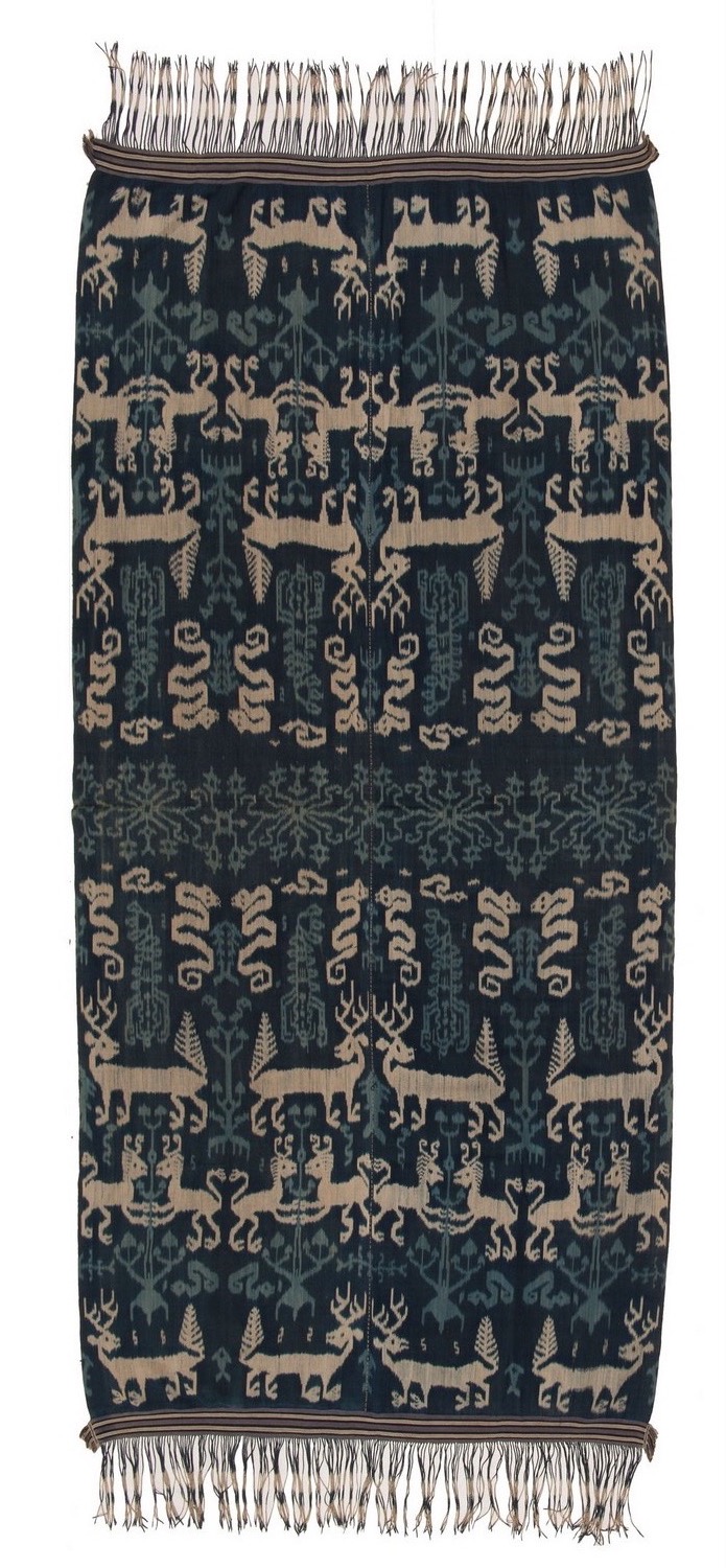 Cotton shoulder cloth with realistic figures in warp ikat