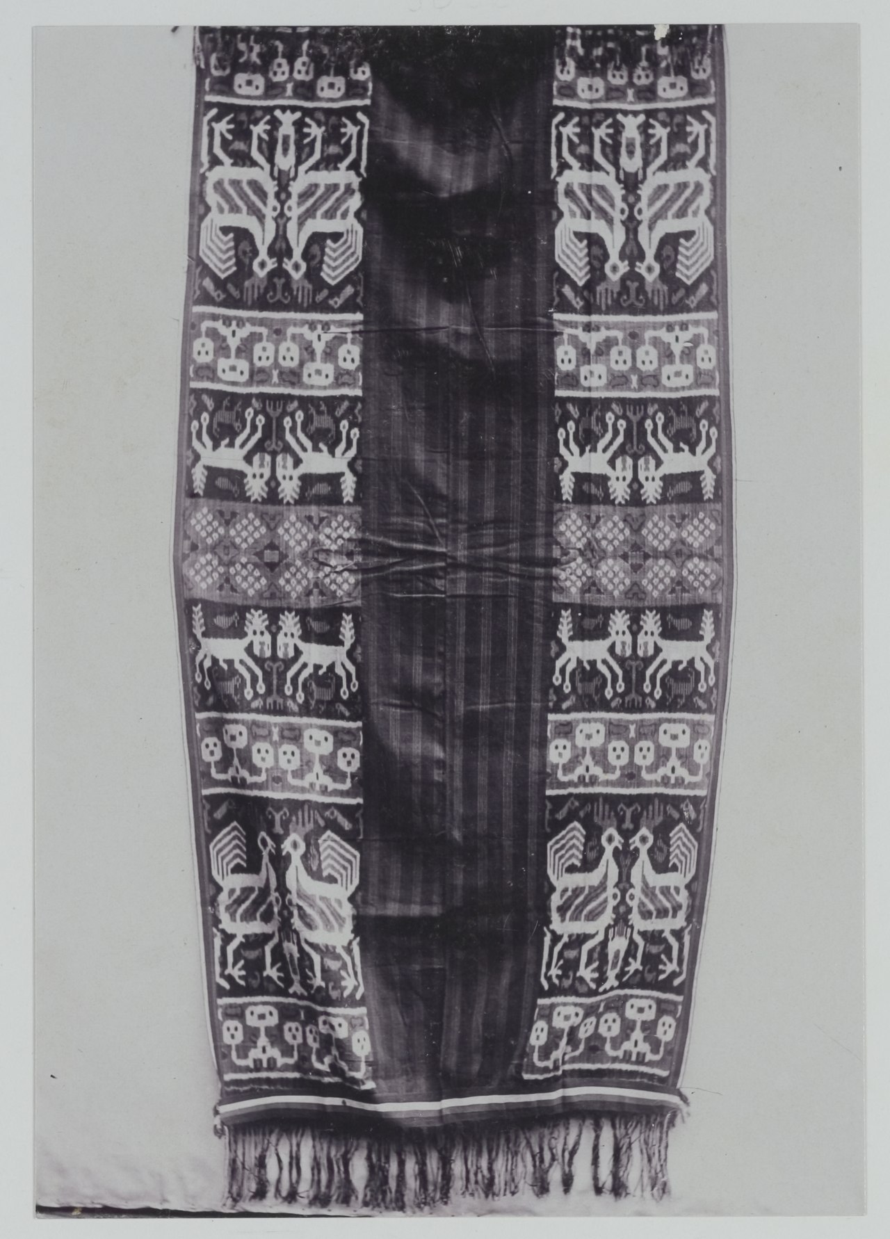 Ikat textilee from Sumba, KITLV 5632