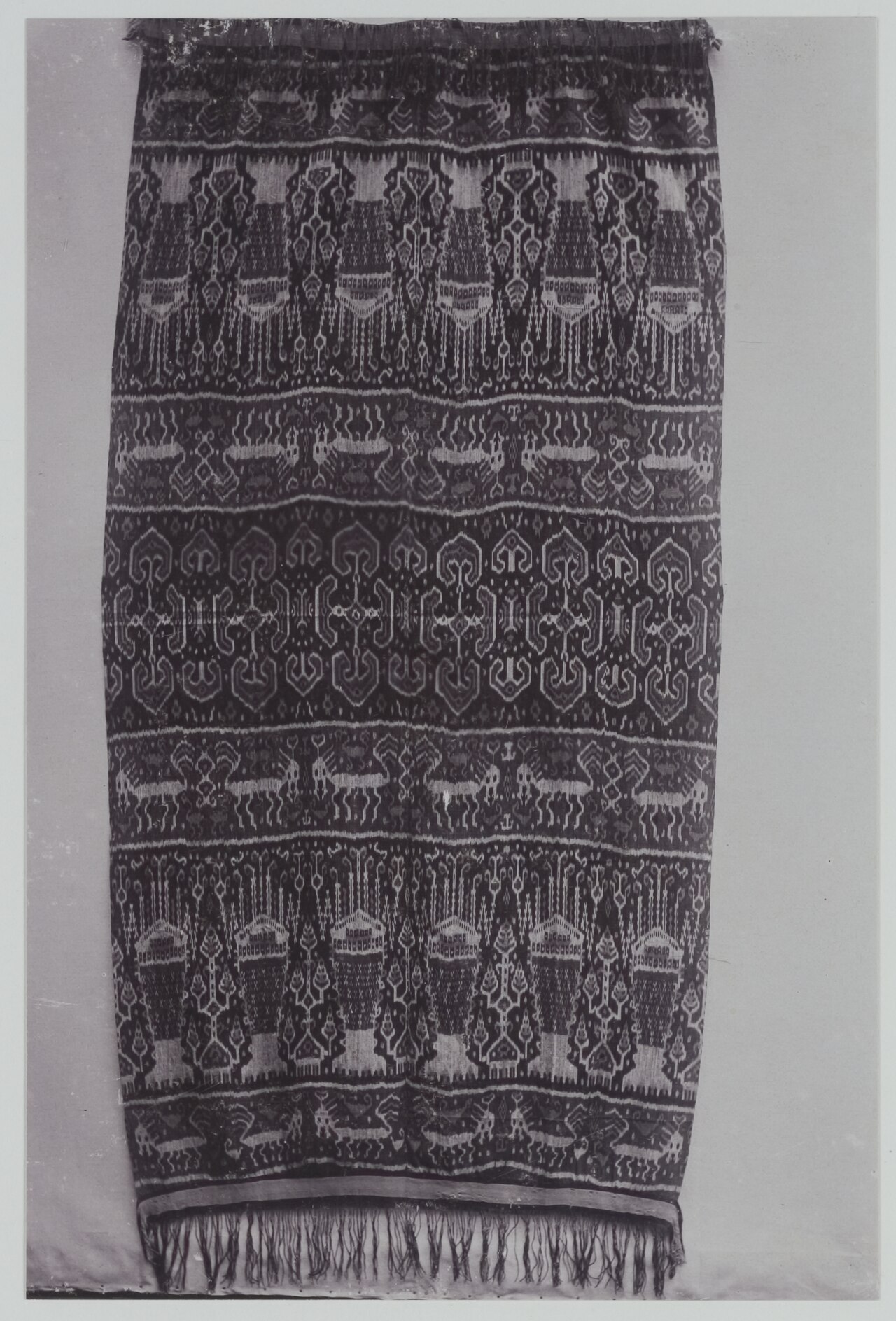 Ikat textilee from Sumba, KITLV 5638